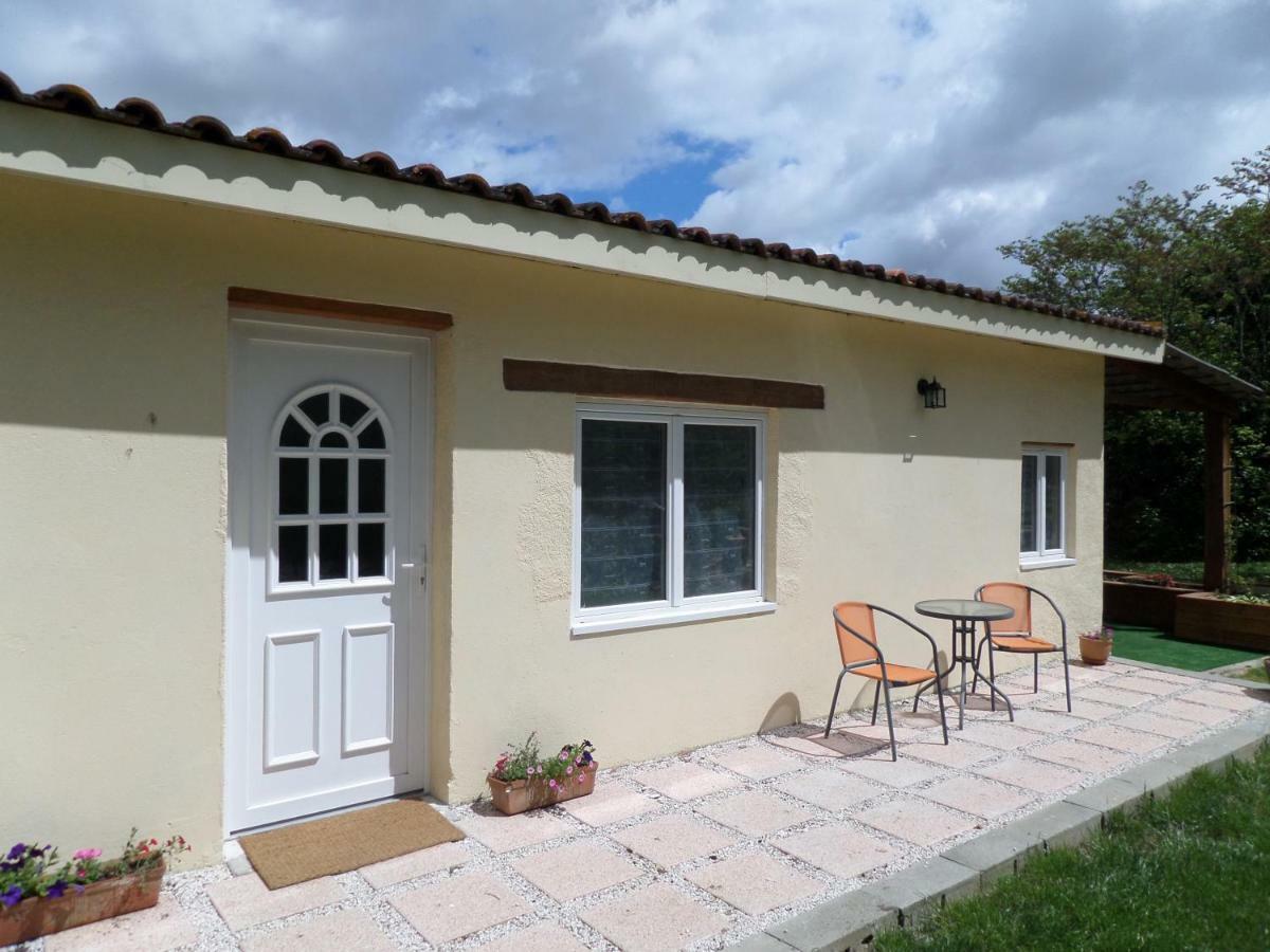 Gite De Cerisier Saint-Nicolas-de-la-Grave Екстериор снимка
